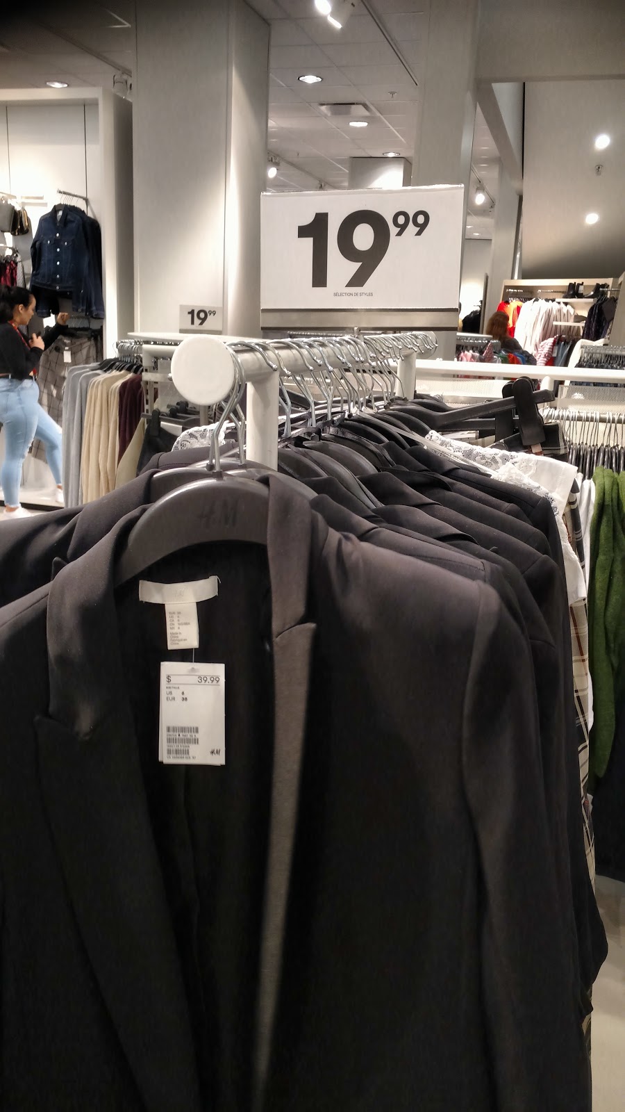 H&M | 1 Boulevard des Promenades, Saint-Bruno-de-Montarville, QC J3V 5K2, Canada | Phone: (855) 272-7007