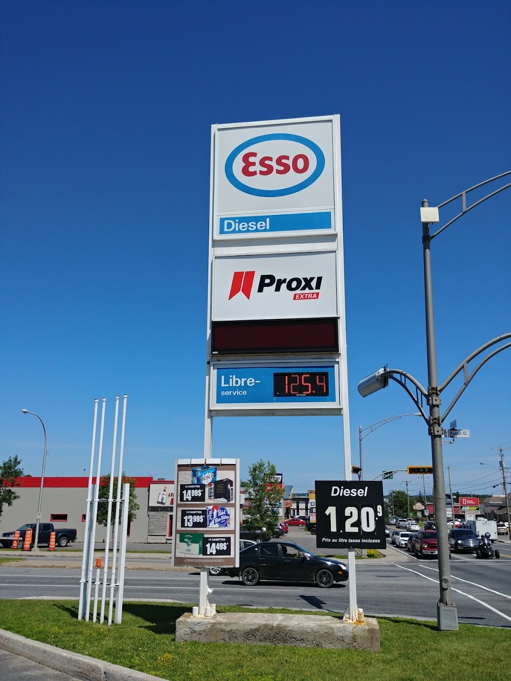 Esso - Proxi Extra | 520 Av. du Pont S, Alma, QC G8B 2V1, Canada | Phone: (418) 662-3326