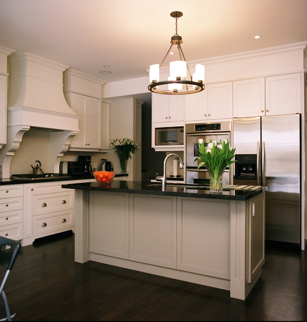 Parada Kitchens | 3316 Dundas St W, Toronto, ON M6P 2A4, Canada | Phone: (416) 762-3500