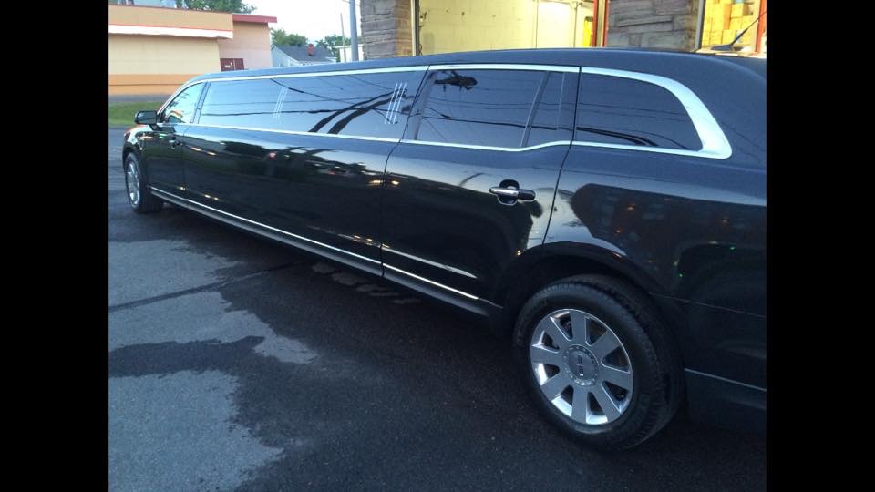 Limousines Marilou | 514 Boul. Louis-XIV, Québec, QC G1H 4N9, Canada | Phone: (418) 717-0379