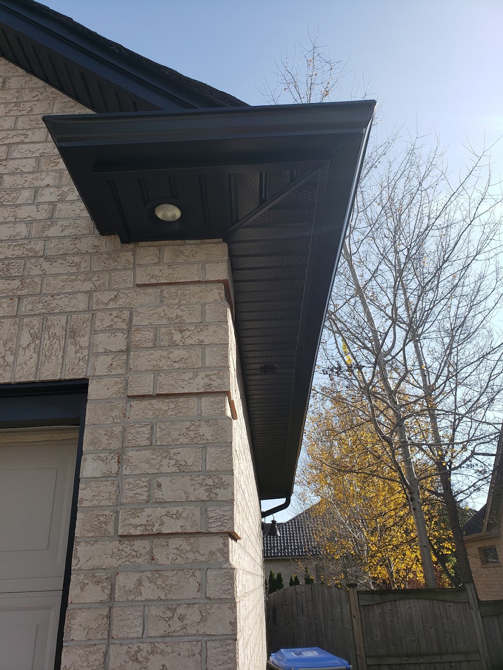 London Eavestrough and Siding | 321-509 Commissioners Road West, London, ON, N6J 1Y4, London, ON N6J 1Y5, Canada | Phone: (519) 670-8558