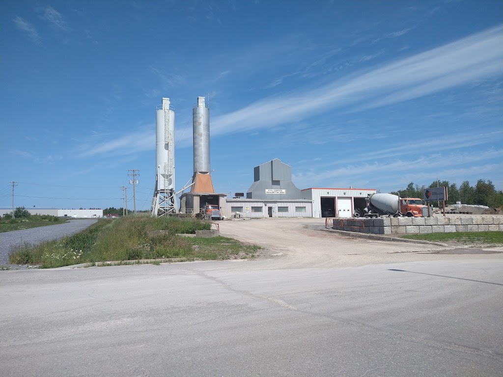 Beton Provincial Ltee | 106 Rue des Équipements, Rivière-du-Loup, QC G5R 5W9, Canada | Phone: (418) 862-6381