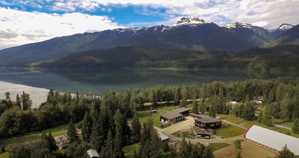 Reve Chalet | 3669 Catherwood Rd, Revelstoke, BC V0E 2S1, Canada | Phone: (888) 513-4448