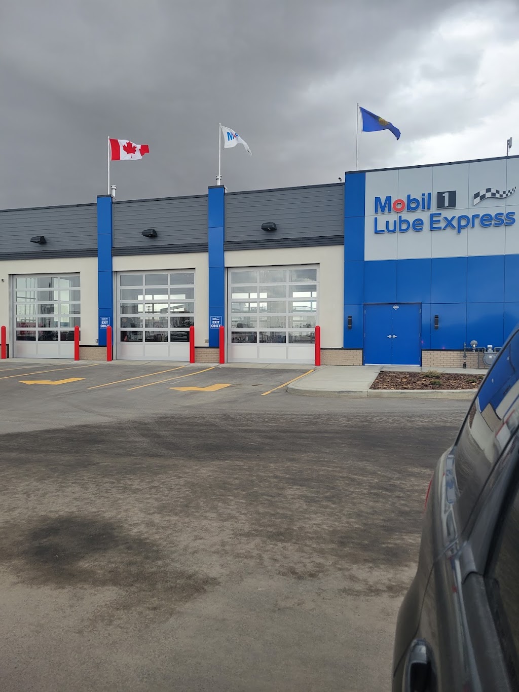 Mobil 1 Lube Express Dufferin | 5325 Dufferin Blvd SE, Calgary, AB T2C 5R9, Canada | Phone: (403) 279-4799