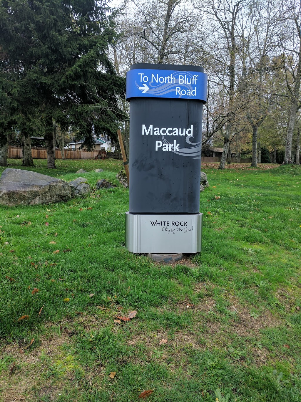 Maccaud Park | 1475 Kent St, White Rock, BC V4B 2N8, Canada | Phone: (604) 541-2100