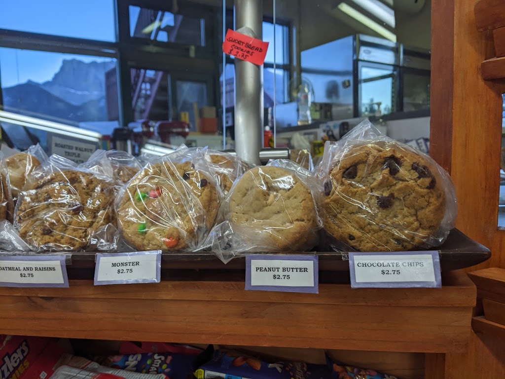 Fergies Bakery and Convenience | 1001 Cougar Creek Dr, Canmore, AB T1W 1E1, Canada | Phone: (403) 678-9565