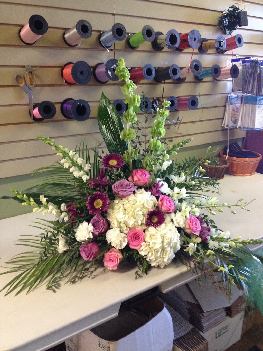 Crown Floral Boutique | 900 Watters Rd, Orléans, ON K4A 0B4, Canada | Phone: (613) 841-7770