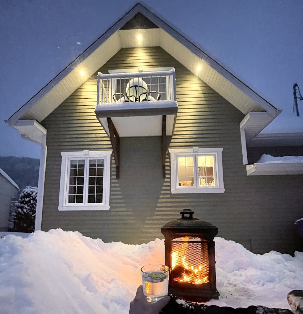 Chalet chez Dom | 33 Rue du Quai, Petit-Saguenay, QC G0V 1N0, Canada | Phone: (418) 820-7497