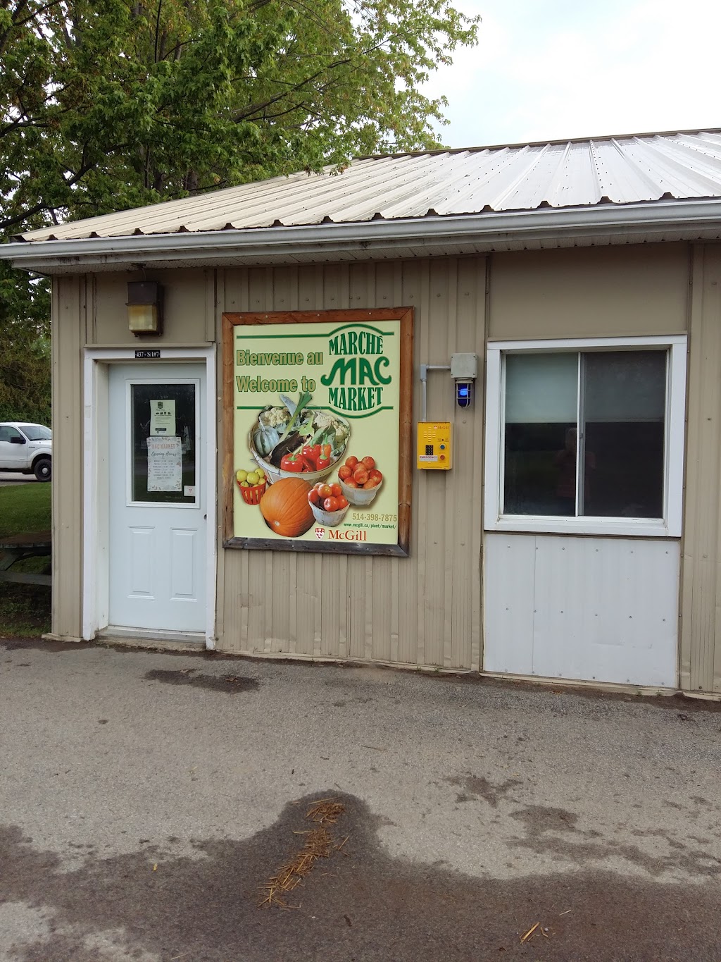 Mac Market | 17 Rue East Cottages, Sainte-Anne-de-Bellevue, QC H9X 3L9, Canada | Phone: (514) 398-7875