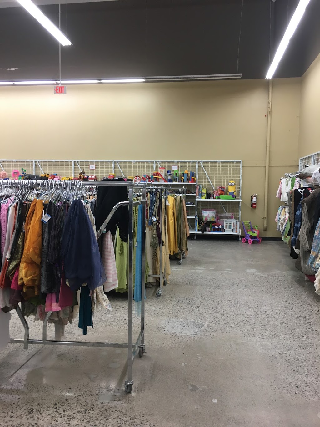 Value Village | 70 Bristol Rd E, Mississauga, ON L4Z 3K8, Canada | Phone: (905) 361-1190