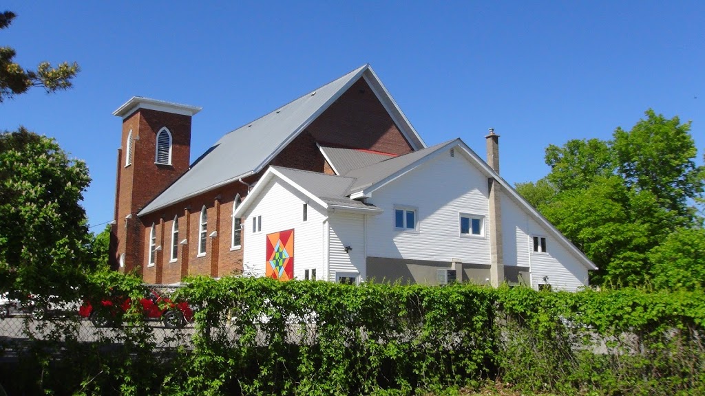 Wellington United Church | 245 Wellington Main St, Bloomfield, ON K0K 1G0, Canada | Phone: (613) 399-3708