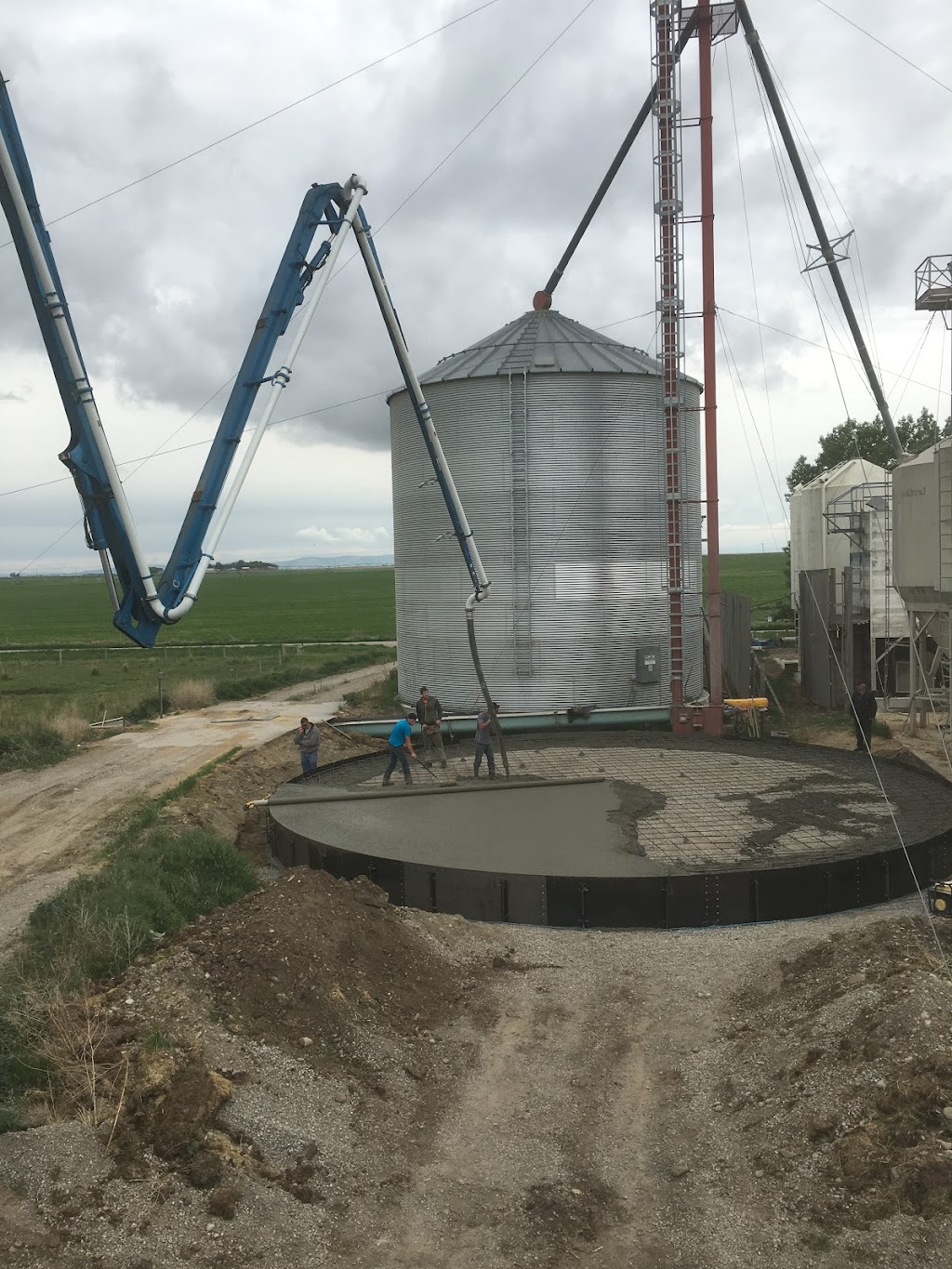 Everts Concrete Ltd. | 252070 twp rd 90, Fort Macleod, AB T0L 0Z0, Canada | Phone: (403) 382-1194