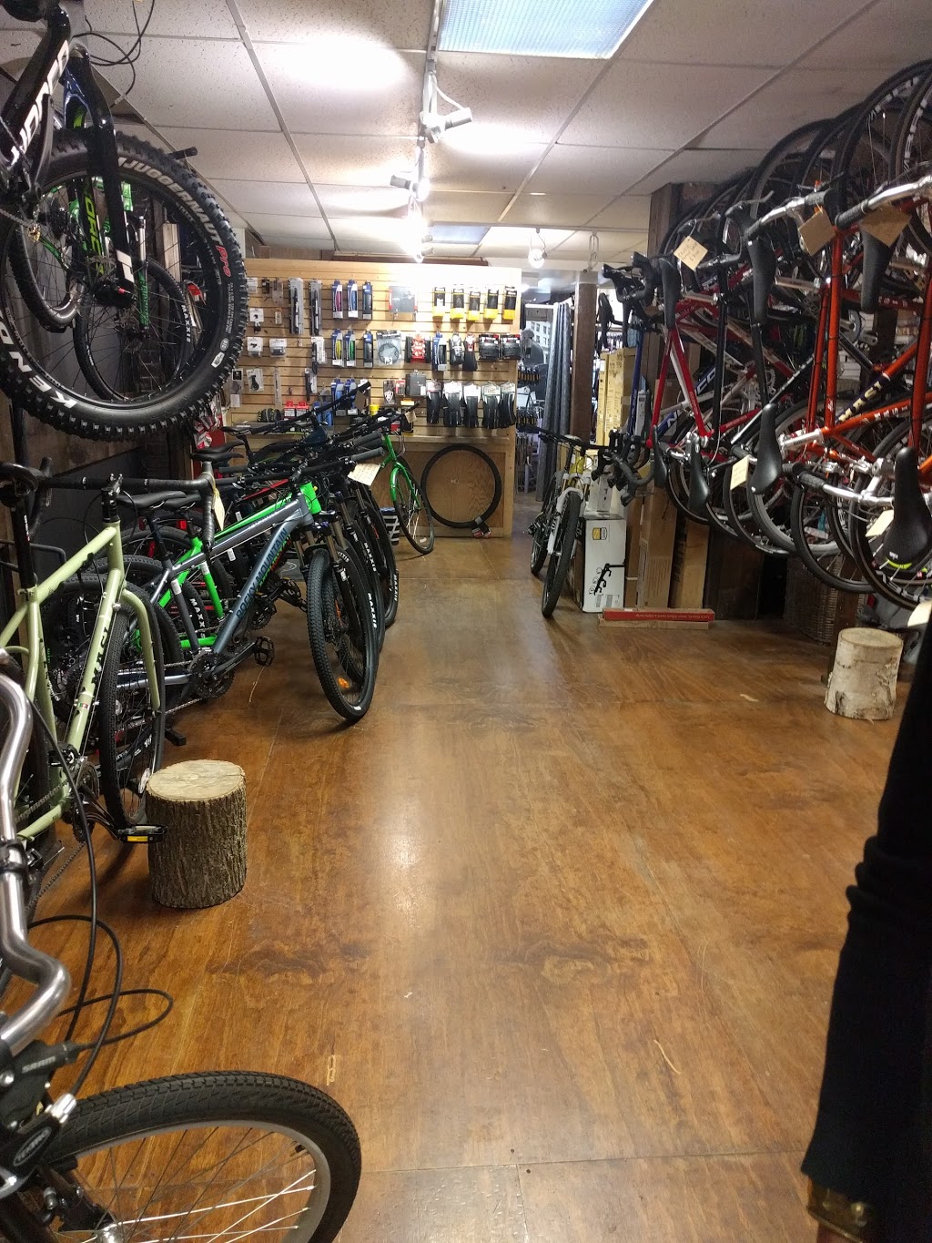 Batemans Bicycle Company Flagship Store | 913 Bathurst St, Toronto, ON M5R 3G4, Canada | Phone: (416) 538-2453