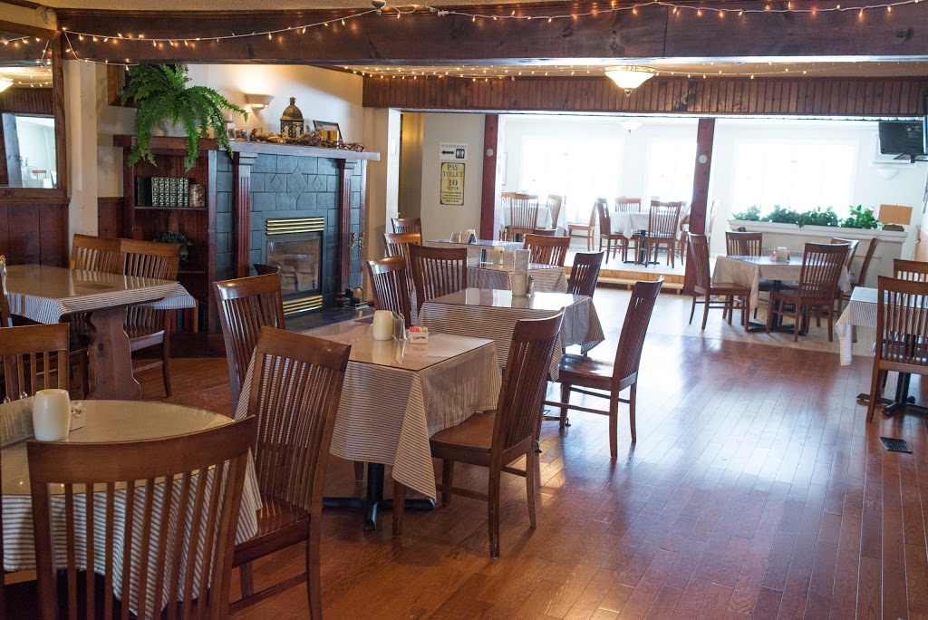 The Cove Country Inn & Spa | 2 Bedford St, Westport, ON K0G 1X0, Canada | Phone: (613) 273-3636