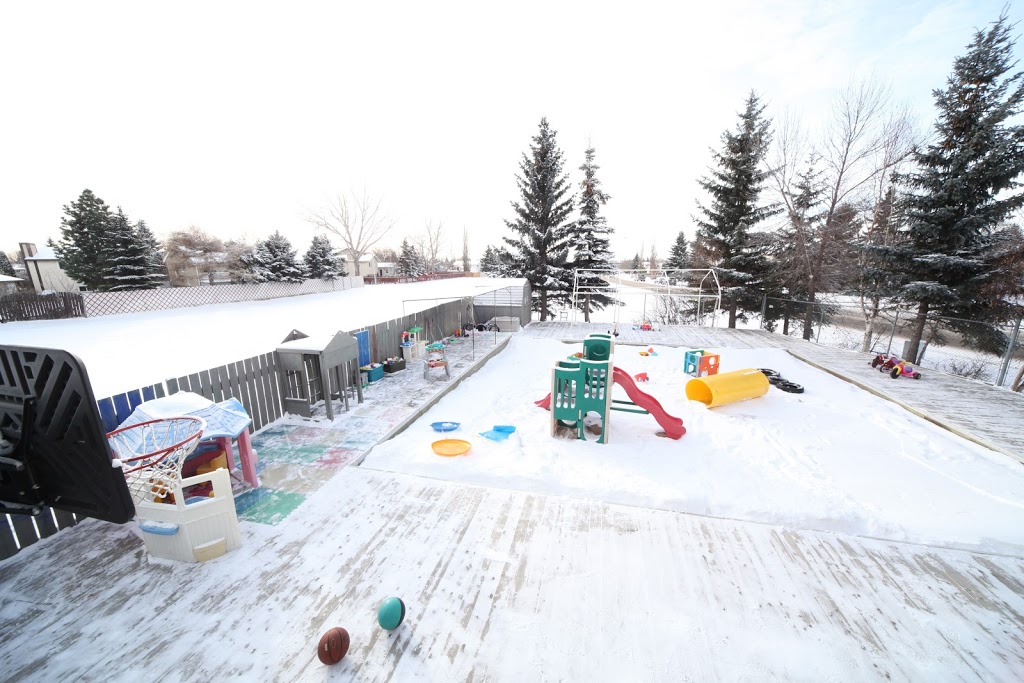 Rainbow Daycare | 450 Woodvale Road East NW, Edmonton, AB T6L 6G5, Canada | Phone: (780) 461-8208