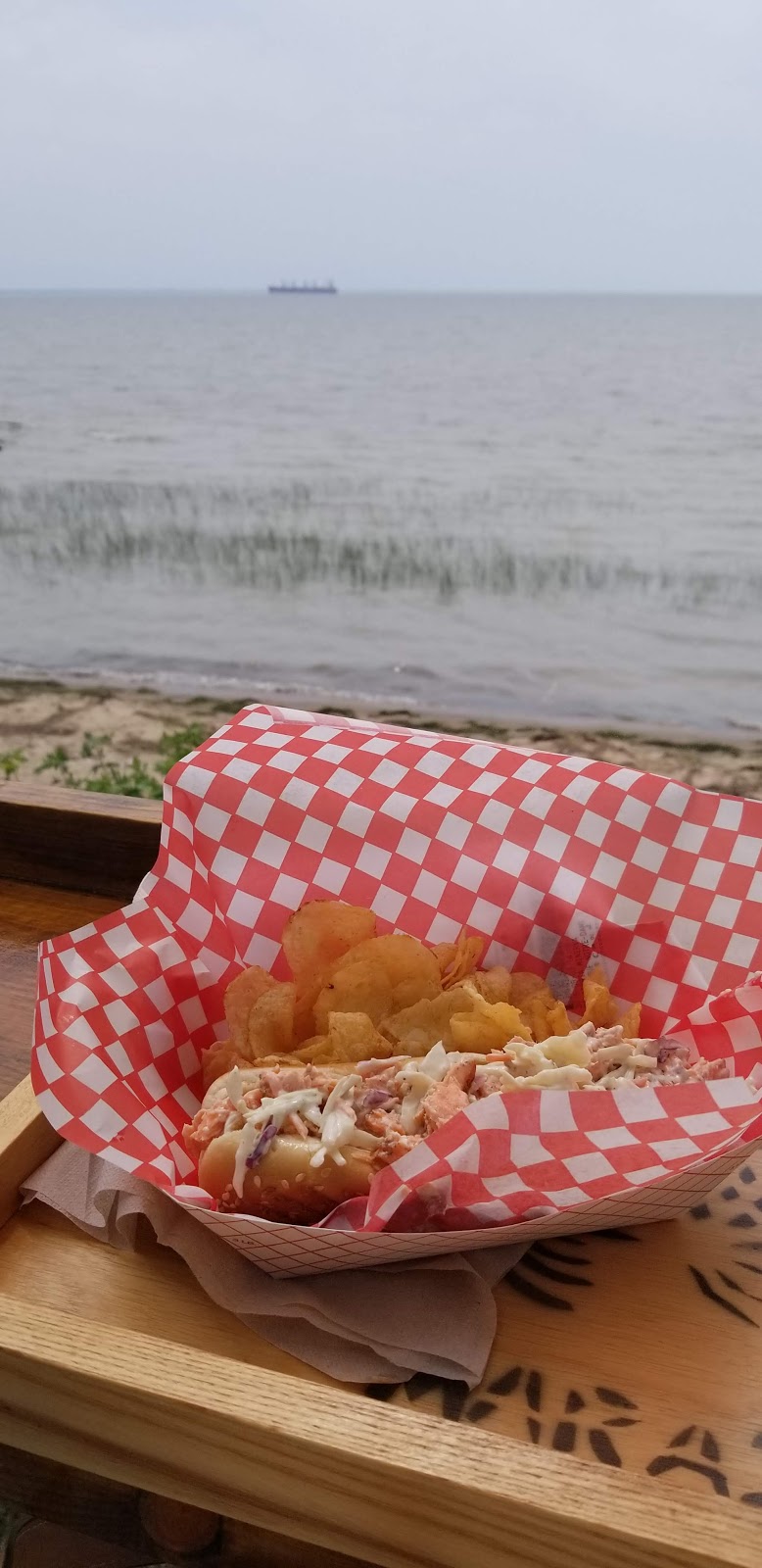 Sea Shack au bord du lac | 12271 Rue Notre Dame O, Trois-Rivières, QC G9B 6X3, Canada