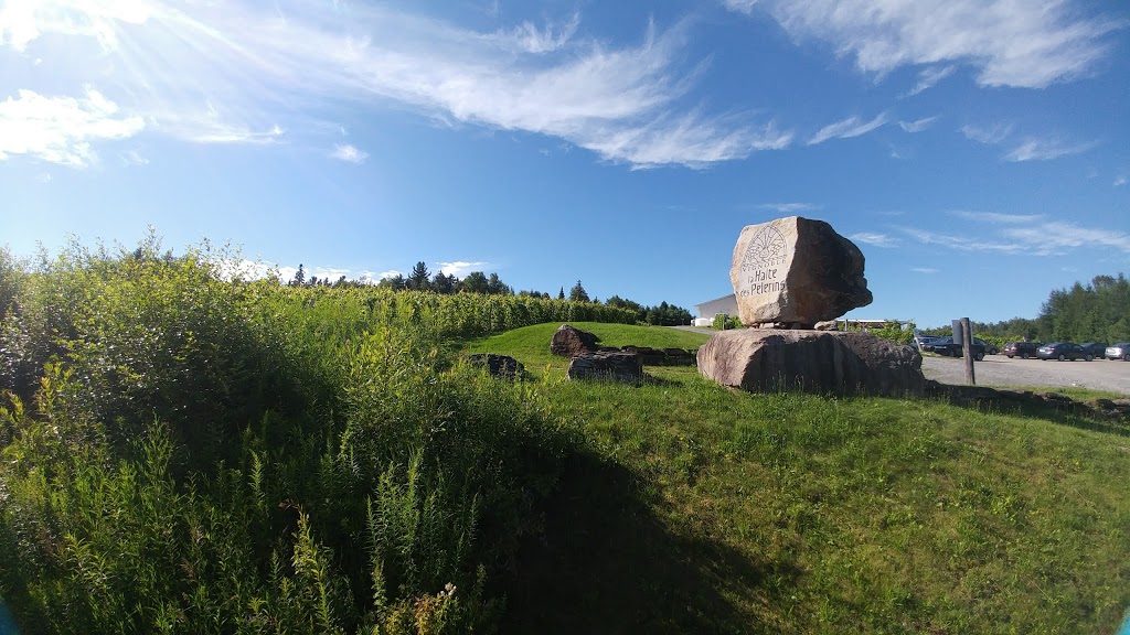 La Halte des Pèlerins | 693 Chemin du Sanctuaire, Sherbrooke, QC J1H 0E1, Canada | Phone: (819) 563-5115