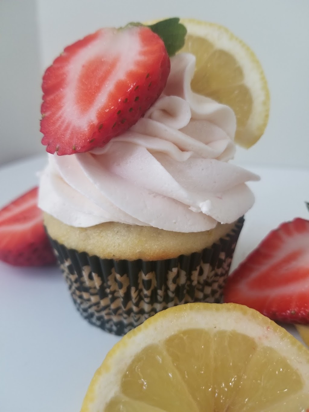 Pretty Little Cupcakes | 8280 York Regional Rd 27, Woodbridge, ON L4H 0R9, Canada | Phone: (905) 850-2222