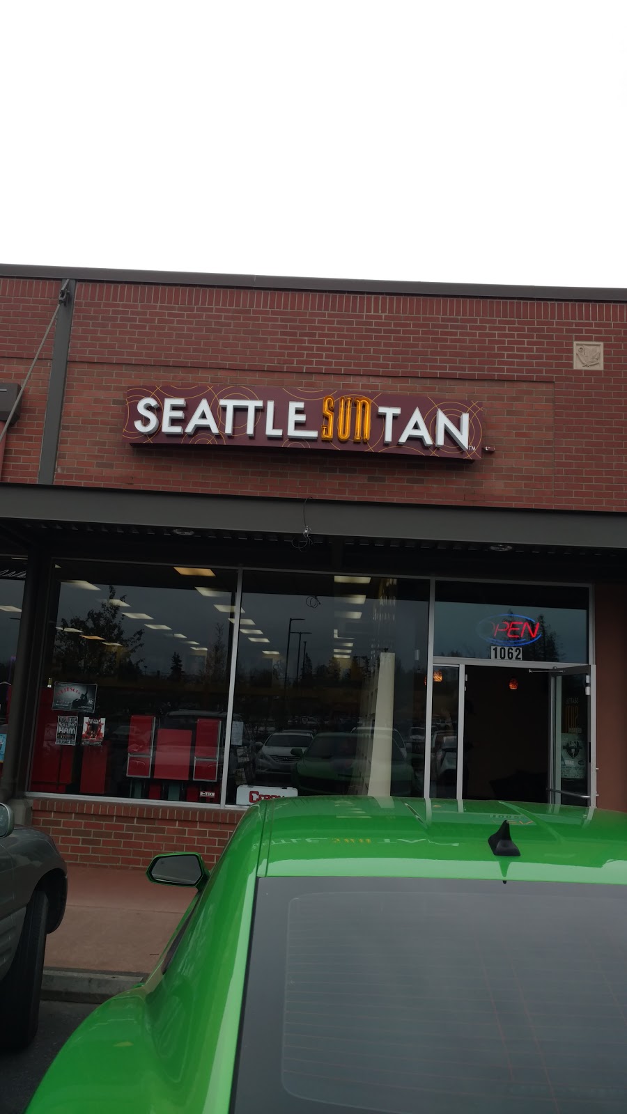 Seattle Sun Tan Bellingham South | 1062 Lakeway Dr, Bellingham, WA 98226, USA | Phone: (360) 778-1785