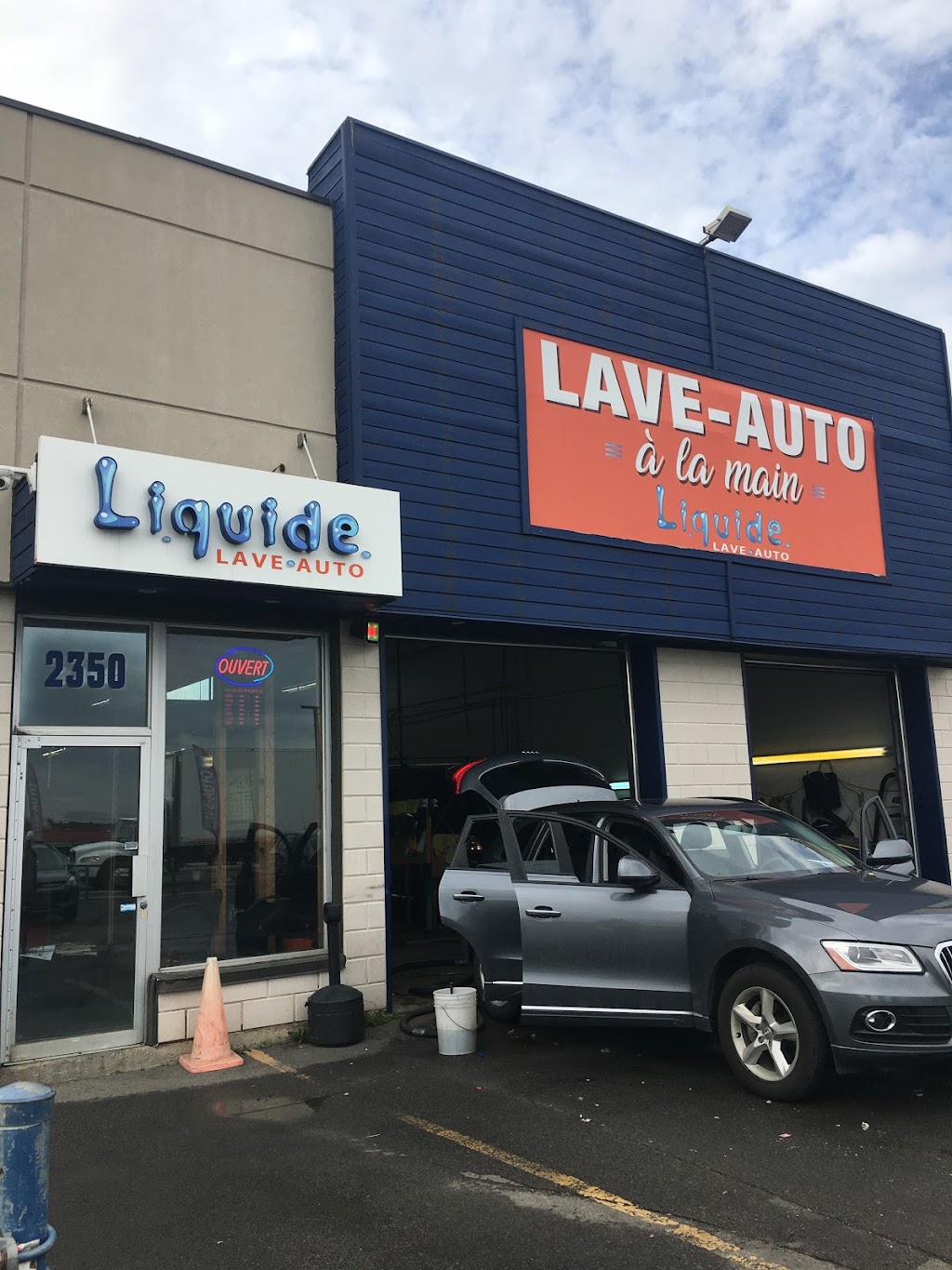 Lave Auto Liquide | 2350 Bd du Curé-Labelle, Laval, QC H7T 1R1, Canada | Phone: (450) 505-6300