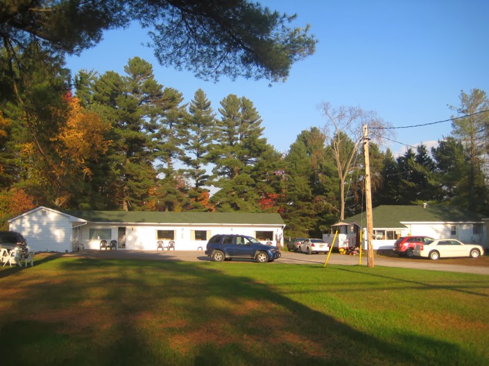 Pine Grove Motel | 12337 ON-41, Northbrook, ON K0H 2G0, Canada | Phone: (613) 336-2522