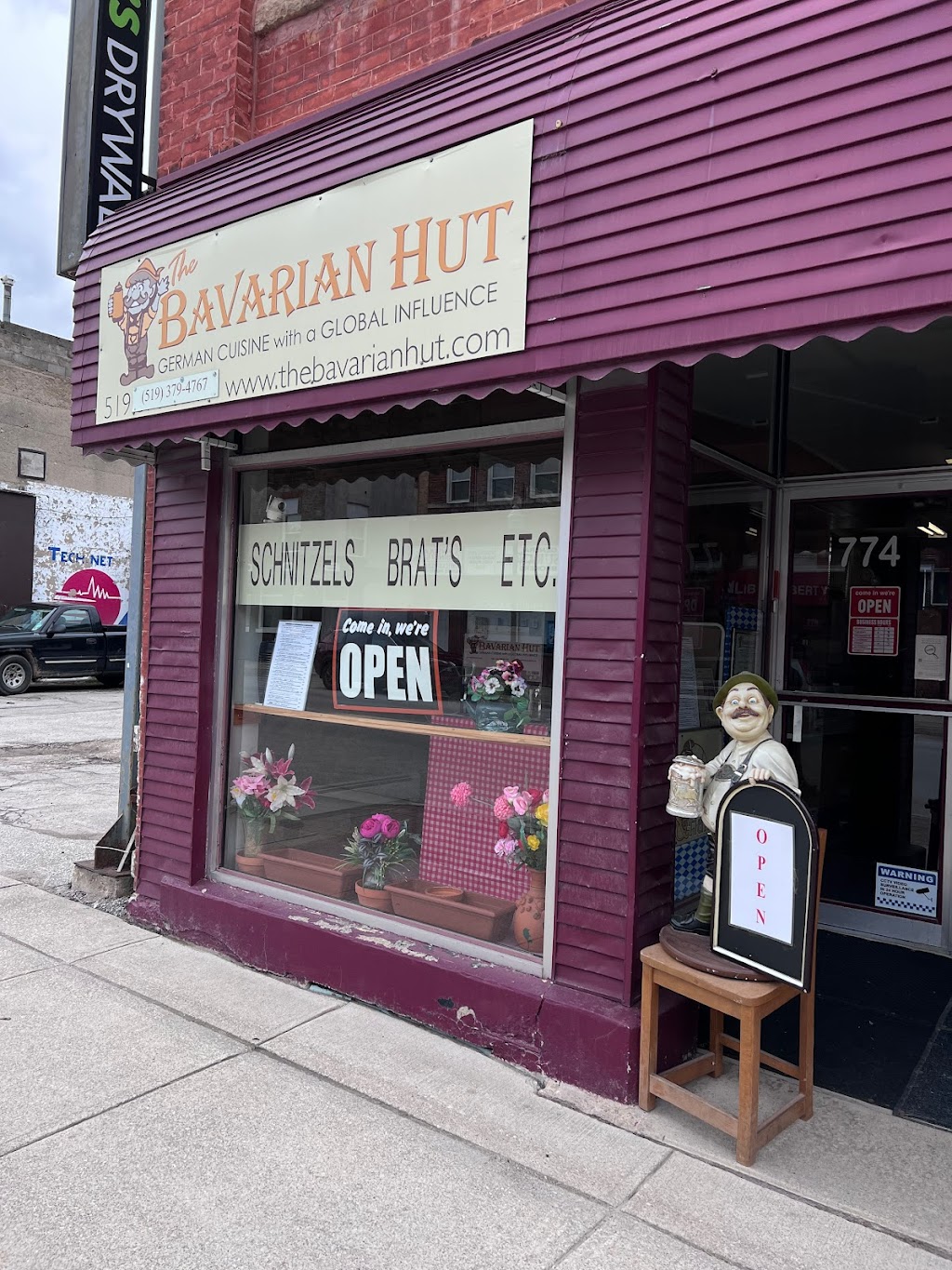 The Bavarian Hut | 774 2nd Ave E, Owen Sound, ON N4K 2H1, Canada | Phone: (519) 379-4767