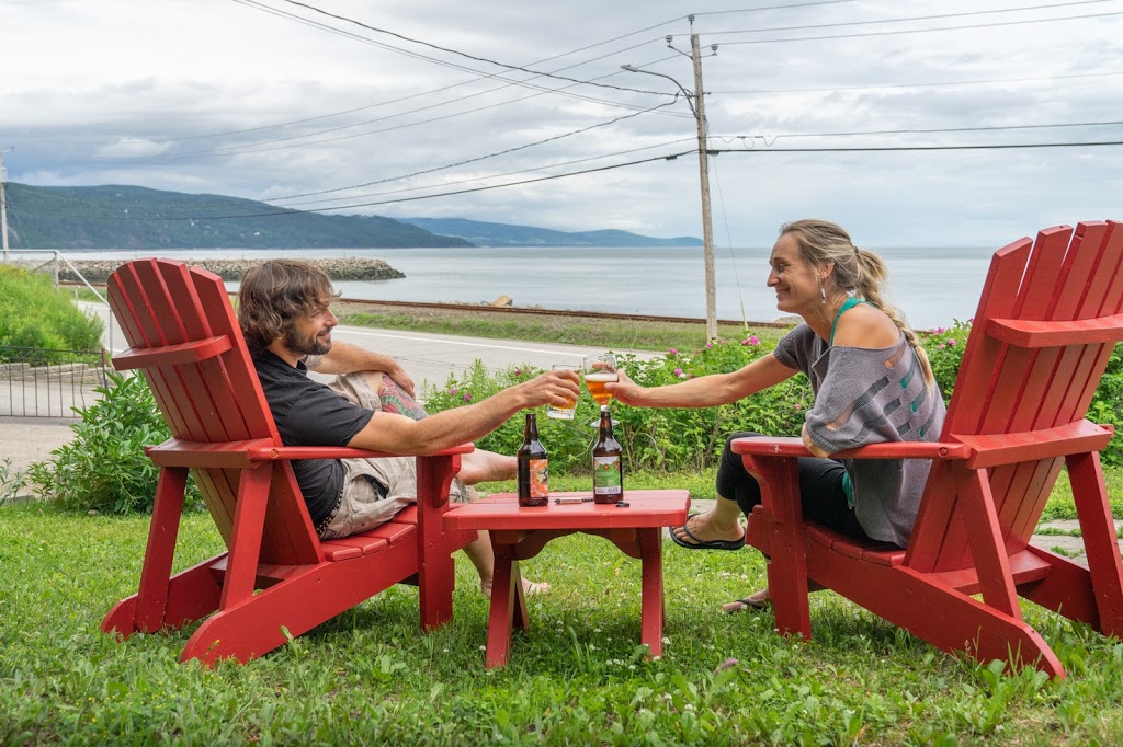 Domaine du Fleuve | 320 Chemin des Bains, Saint-Irénée, QC G0T 1V0, Canada | Phone: (418) 452-3213