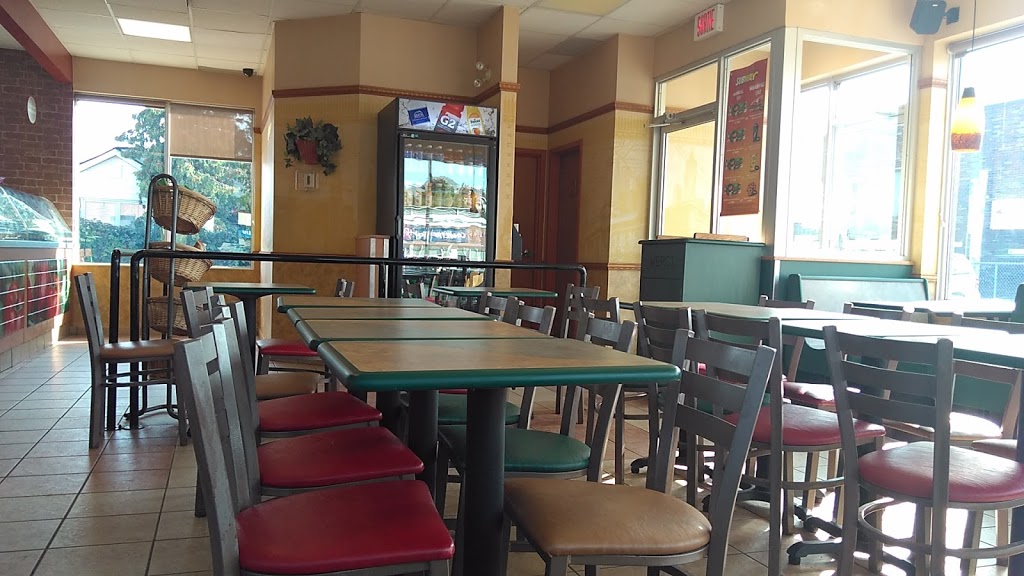 Restaurant SUBWAY | 880 Rue King E, Sherbrooke, QC J1G 1C9, Canada | Phone: (819) 563-0040