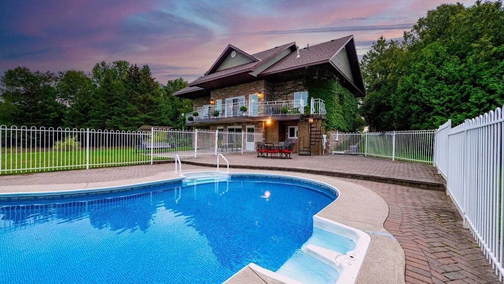 Villa-Jasmine | 501435 Grey Rd 1, Wiarton, ON N0H 2T0, Canada | Phone: (647) 248-9625