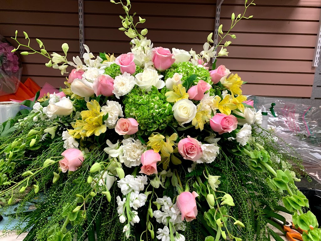 Celebrity Centre Flowers | 8360 Kennedy Rd, Unionville, ON L3R 8W4, Canada | Phone: (905) 474-2883