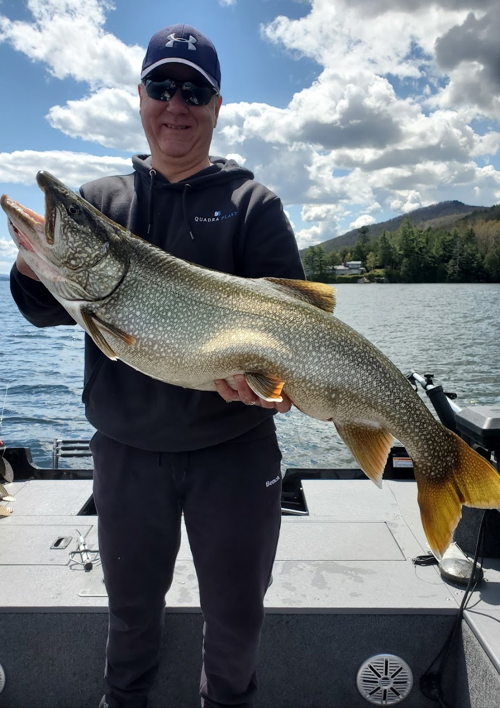 Guide pêche Lac Memphrémagog-Simon Joyal | 1001 Rue Cécile, Magog, QC J1X 3W2, Canada | Phone: (819) 993-5127