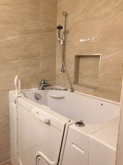 Walk in Tub Ottawa | 323 Coventry Rd, Ottawa, ON K1K 3X6, Canada | Phone: (613) 299-5522