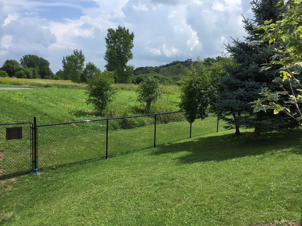 Clôture Ideal Fence | 2678 Mac St, Gloucester, ON K1V 8V1, Canada | Phone: (613) 833-1818