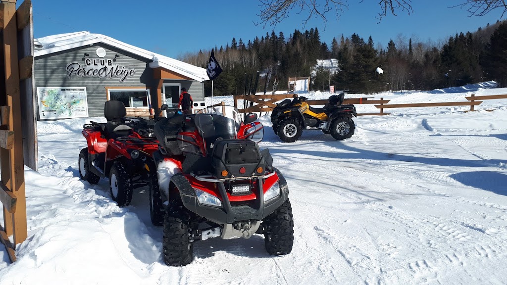 Club Le Perce-Neige de Bégin | 100 Rue Lemieux, Bégin, QC G0V 1B0, Canada | Phone: (418) 672-2434