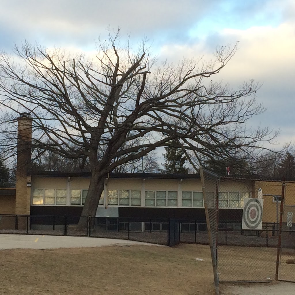 Mineola Public School | 145 Windy Oaks, Mississauga, ON L5G 1Z4, Canada | Phone: (905) 278-3144