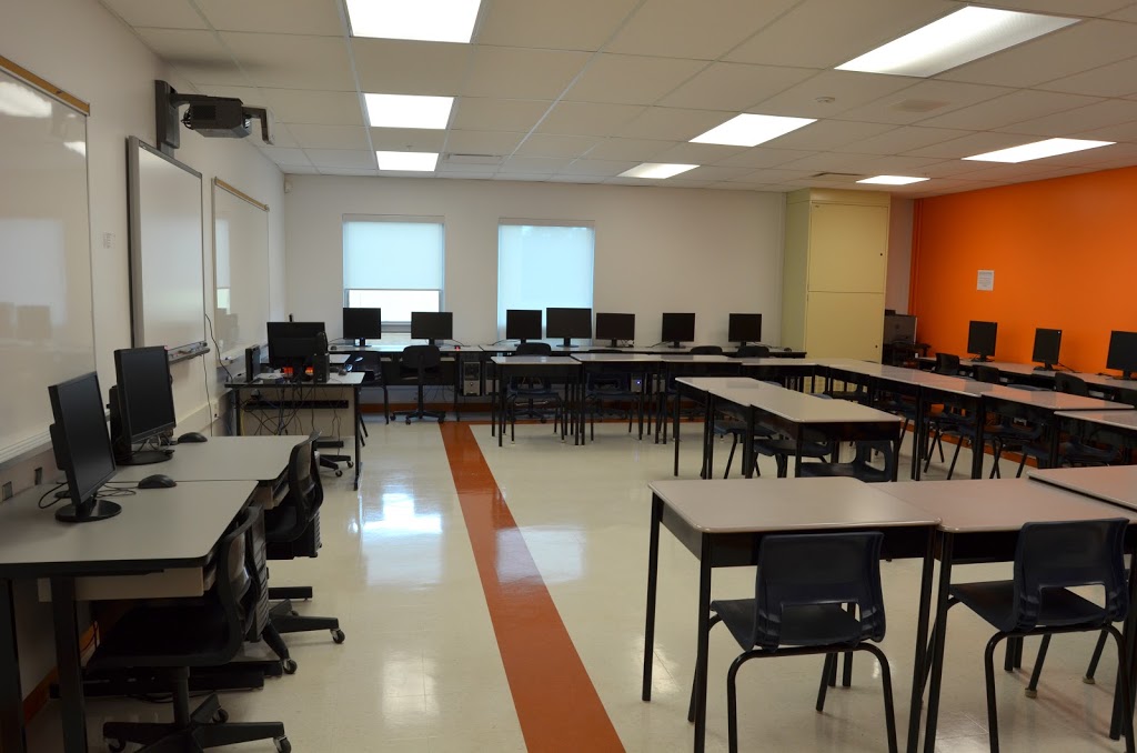 École Élémentaire Publique Madeleine-De-Roybon | 72 Gilmour Ave, Kingston, ON K7M 9G6, Canada | Phone: (613) 547-2556