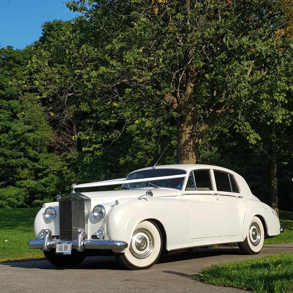 Rolls Royce Classic Limos | 22 Thorncliffe Park Dr #305, East York, ON M4H 1H5, Canada | Phone: (647) 995-7725