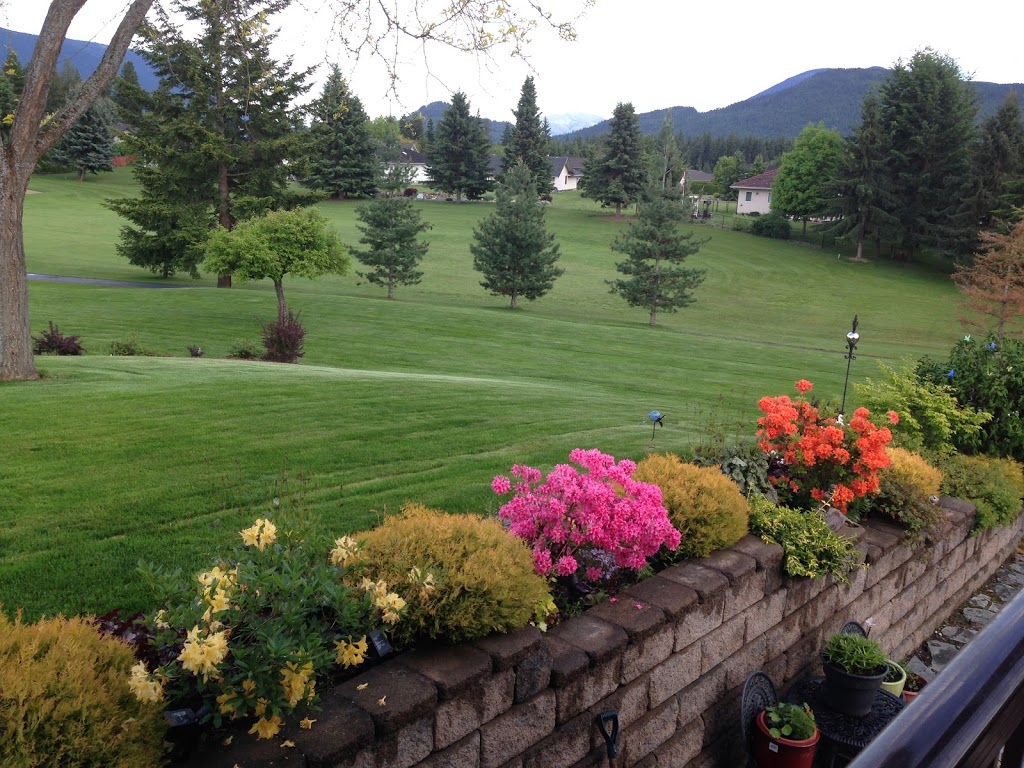 Shuswap Lake Golf Course at Blind Bay | 2404 Centennial Dr, Blind Bay, BC V0E 1H0, Canada | Phone: (250) 675-2315