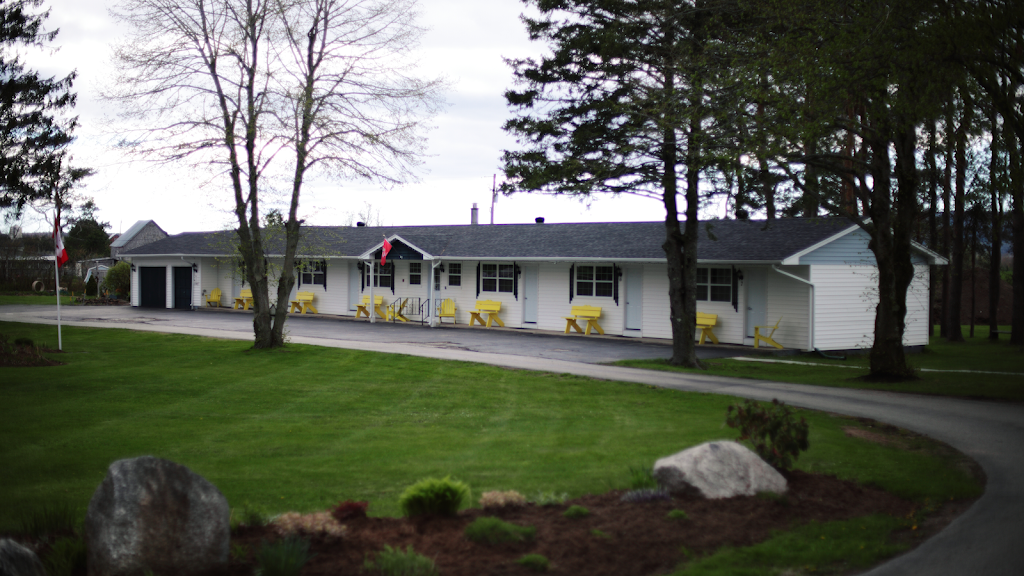 Carleton Inn and Cottages | 4101 NS-201, Bridgetown, NS B0S 1C0, Canada | Phone: (902) 665-4716