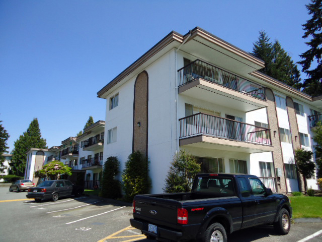 Villa Monaco Apartments | 33263 Bourquin Crescent E, Abbotsford, BC V2S 1Y3, Canada | Phone: (604) 751-2125