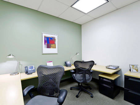 Regus - Ontario, Toronto - Davisville Centre | 1920 Yonge Street, Davisville Centre, Suite 200, Toronto, ON M4S 3E2, Canada | Phone: (416) 572-7500