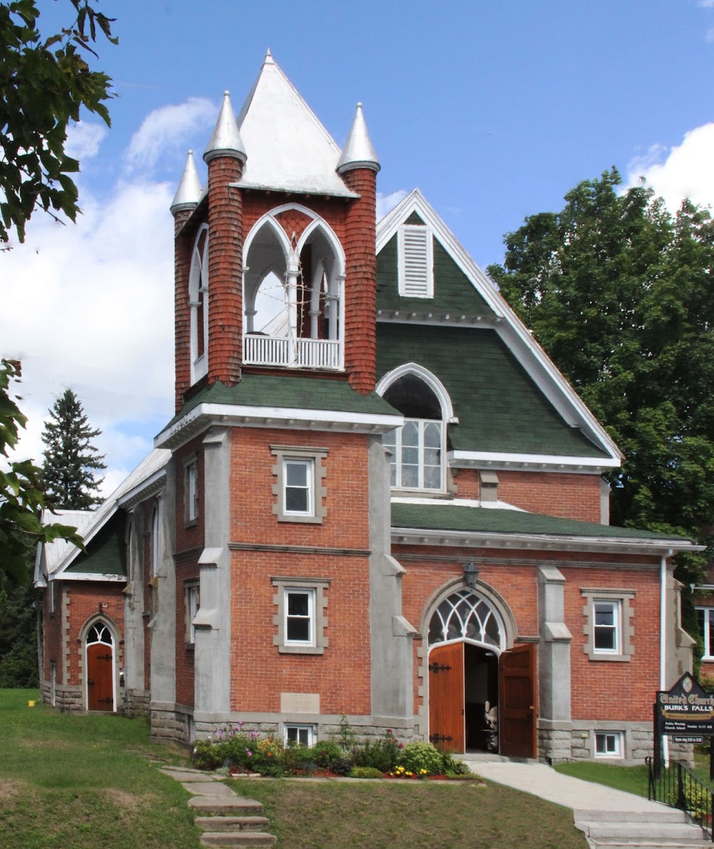 Burks Falls United Church | 135 Yonge St, Burks Falls, ON P0A 1C0, Canada | Phone: (705) 382-3325