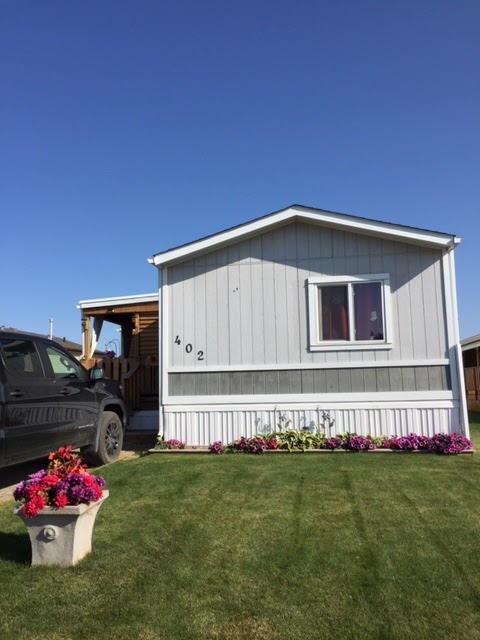 Eckville Estates Mobile Home Park | 5823 52 St, Eckville, AB T0M 0X0, Canada | Phone: (403) 318-3788