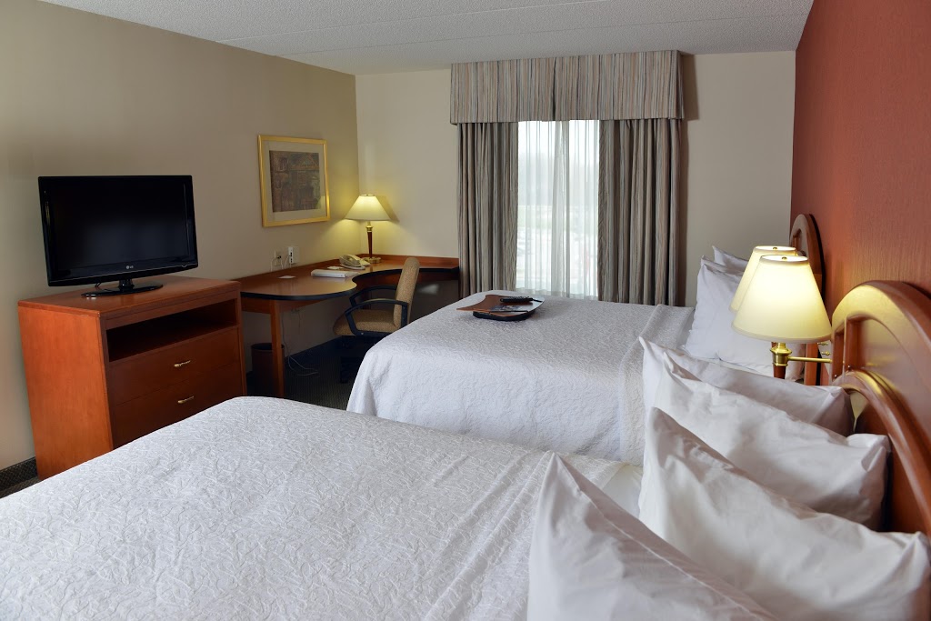 Hampton Inn & Suites by Hilton Windsor | 1840 Huron Church Rd, Windsor, ON N9C 2L5, Canada | Phone: (519) 972-0770