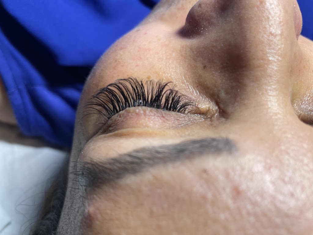 Lash Bar | 1111 Ewen Ave #15, New Westminster, BC V3M 5E3, Canada | Phone: (778) 938-5725