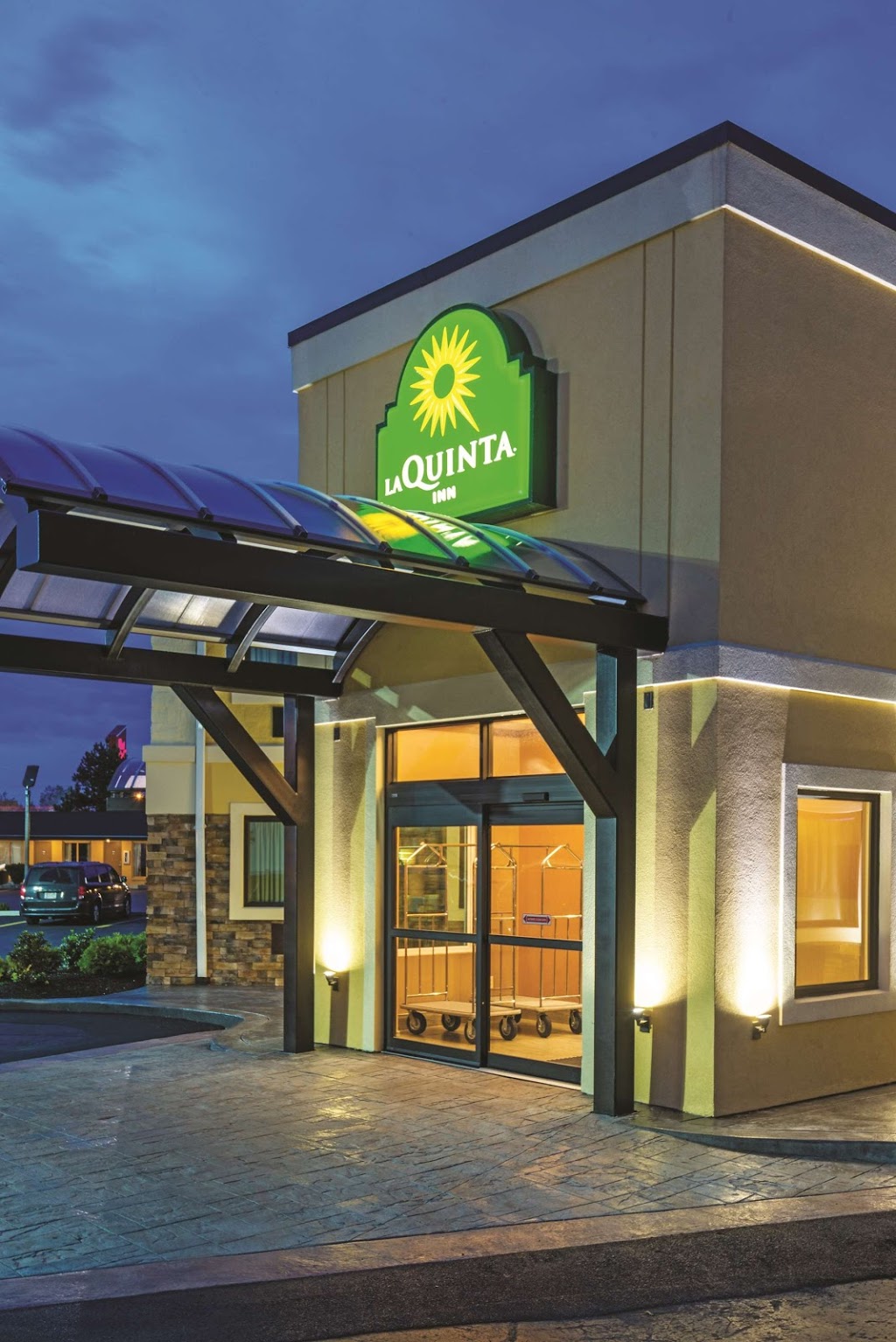 La Quinta Inn by Wyndham Buffalo Airport | 6619 Transit Rd, Williamsville, NY 14221, USA | Phone: (716) 633-1011