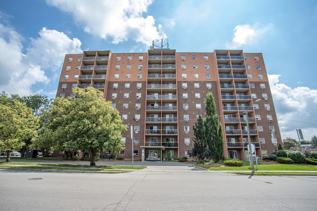 Confederation Place Apartments - Skyline Living | 104 Confederation Dr, St Thomas, ON N5P 3P4, Canada | Phone: (226) 213-4541