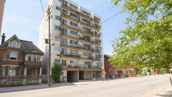 266 Bronson Avenue Apartments | 266 Bronson Ave, Ottawa, ON K1R 6H8, Canada | Phone: (833) 840-4126