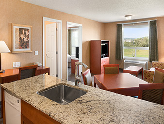 Days Inn & Suites by Wyndham Cochrane | 5 Westside Dr, Cochrane, AB T4C 1M1, Canada | Phone: (403) 932-5588