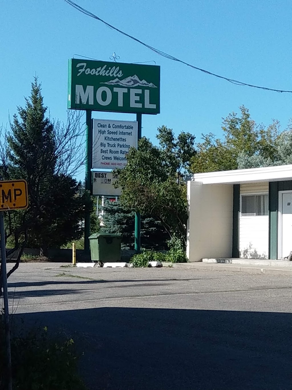 Foothills Motel | 1049 Waterton Ave, Pincher Creek, AB T0K 1W0, Canada | Phone: (403) 627-3341